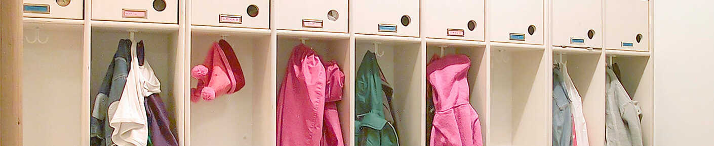Entr-kapprum-garderober-ik.jpg Entr-kapprum-garderober-ik.jpg