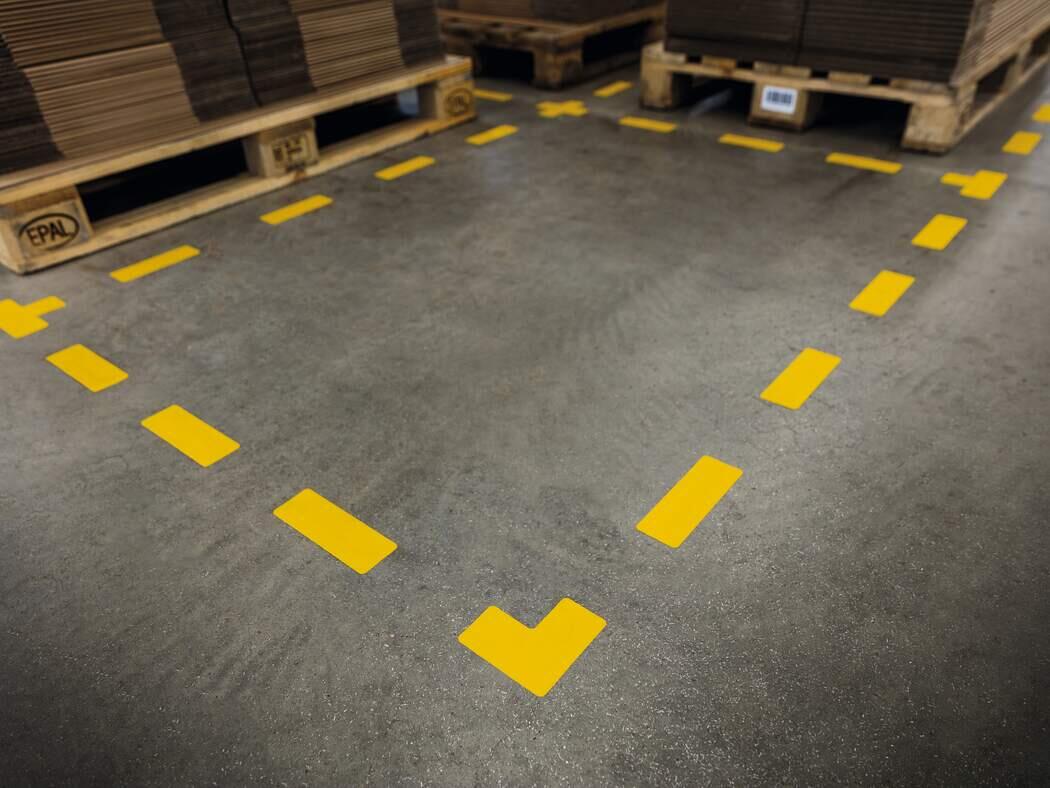 Golvmarkering Durable Kryss Självhäftande Gul 150mm 10st extra bild 1 Golvmarkering Durable Kryss Självhäftande Gul 150mm 10st extra bild 1